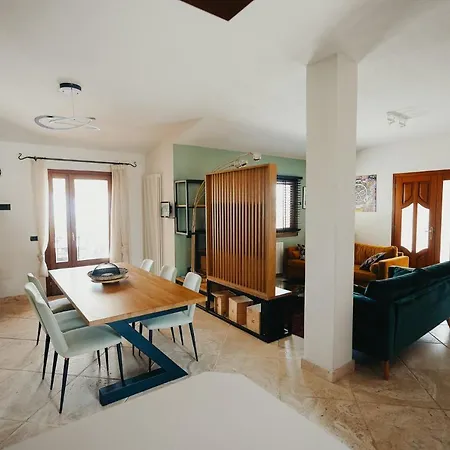 Alba Sul Mare ブドーニ